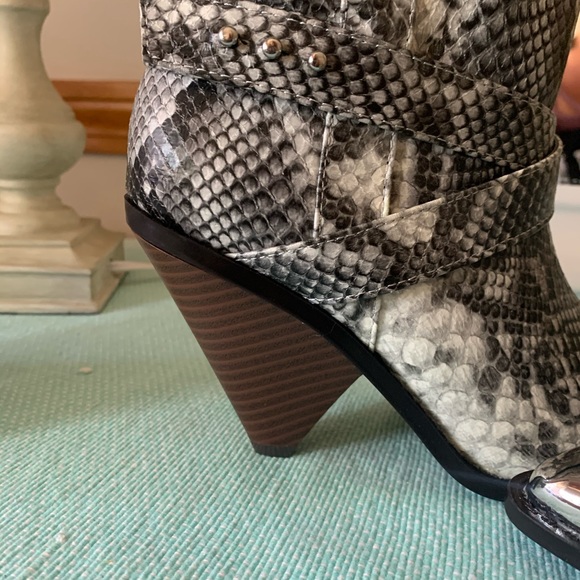 Snakeskin Booties 🤍 NEVER WORN! - Picture 4 of 5